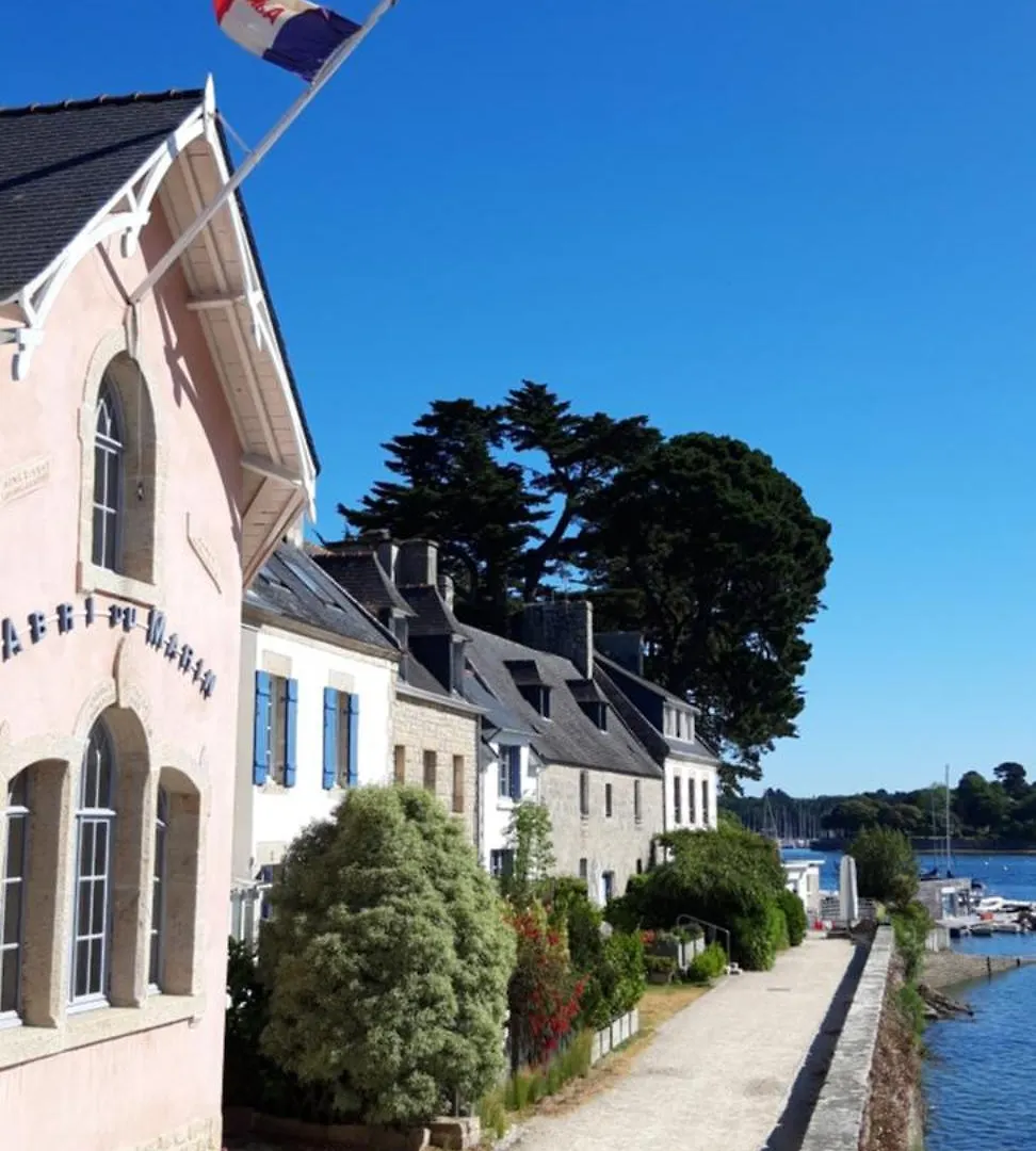 Belle Maison Au Bord De La Mer كومْبْري